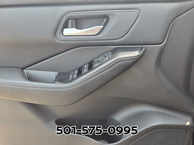 Used 2026 Nissan Rogue SV FWD image 26