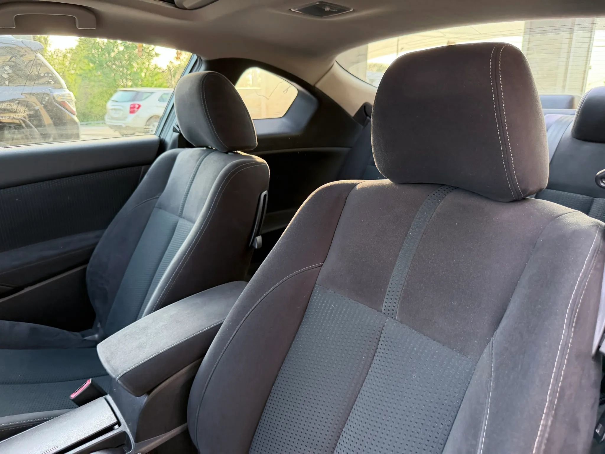 Used 2011 Nissan Altima 3.5 SR FWD image 12