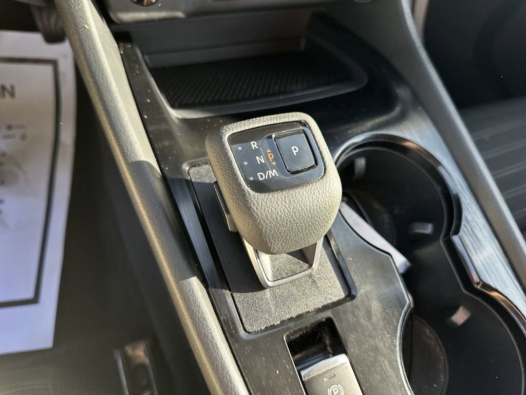 Used 2025 Nissan Rogue SV AWD/4WD image 19
