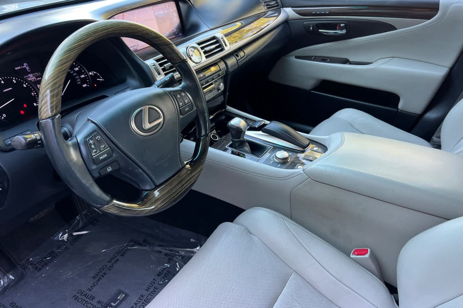 Used 2014 Lexus LS 460 w/ Comfort Package RWD image 11