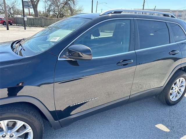 Used 2019 Jeep Cherokee Latitude w/ Popular Appearance Group image 35