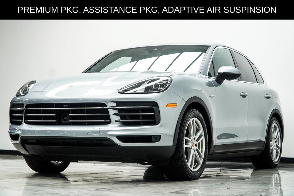 Used 2023 Porsche Cayenne w/ Premium Package AWD/4WD image 9