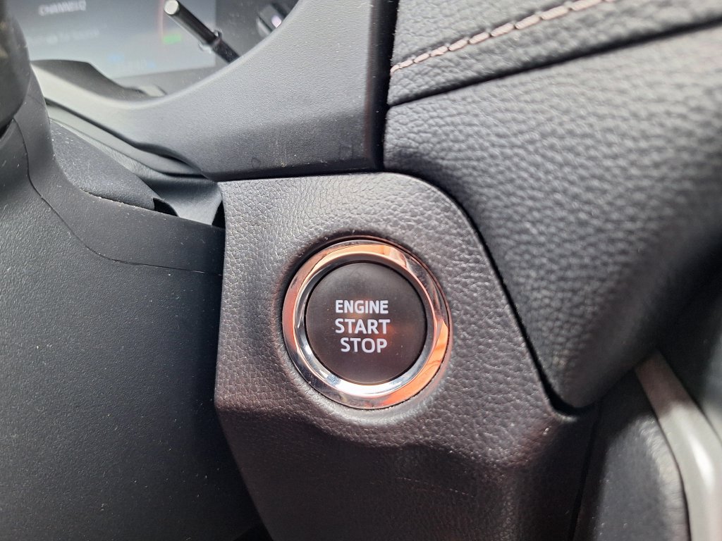 Used 2025 Toyota RAV4 XLE FWD image 23