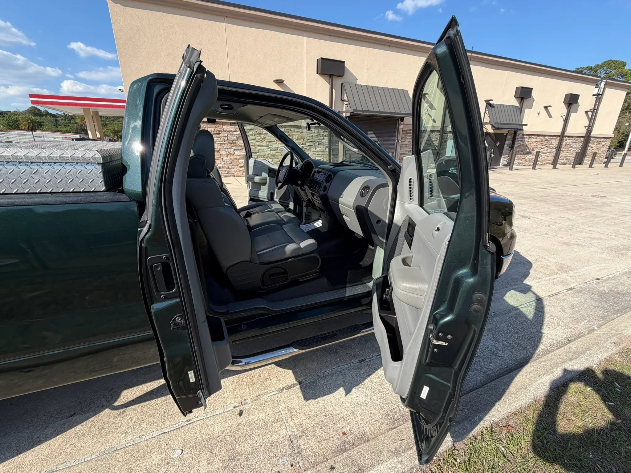 Used 2004 Ford F150 XLT image 27