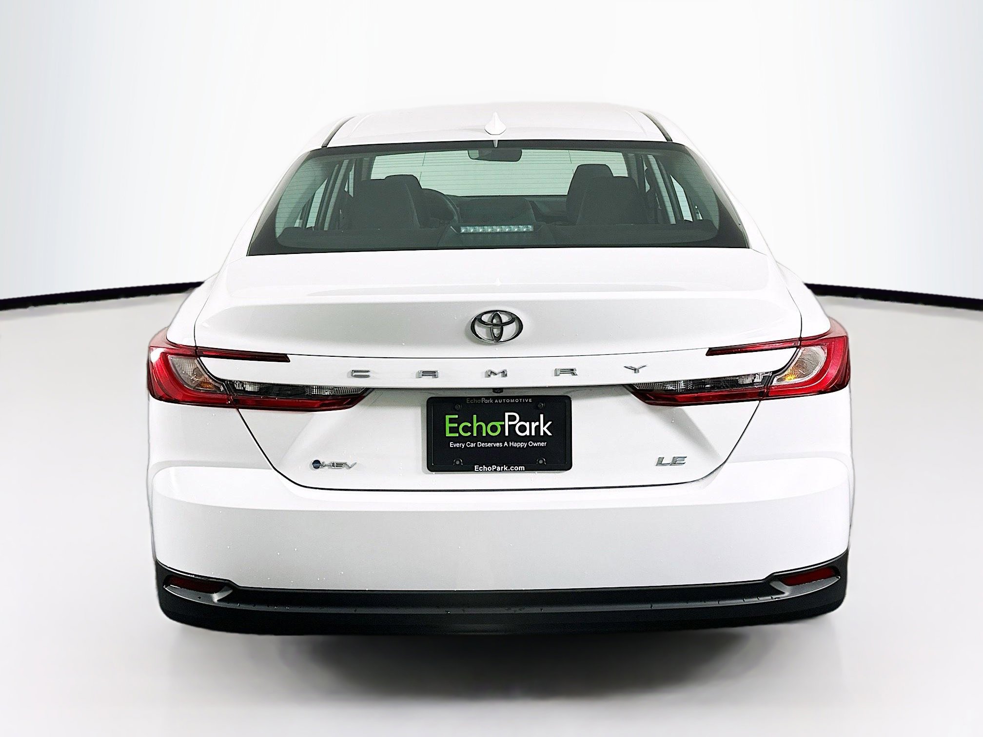 Used 2025 Toyota Camry LE image 7