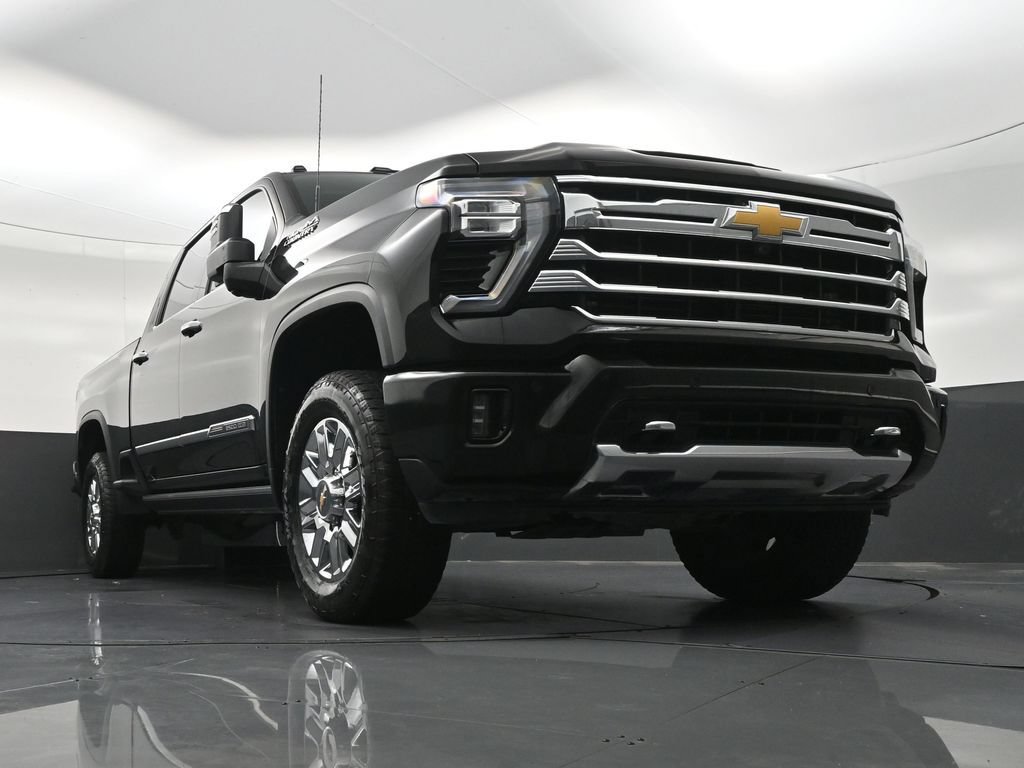 Used 2024 Chevrolet Silverado 2500 High Country w/ High Country Premium Package AWD/4WD image 31