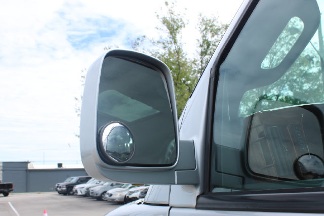 Used 2017 Chevrolet Express 2500 RWD image 8