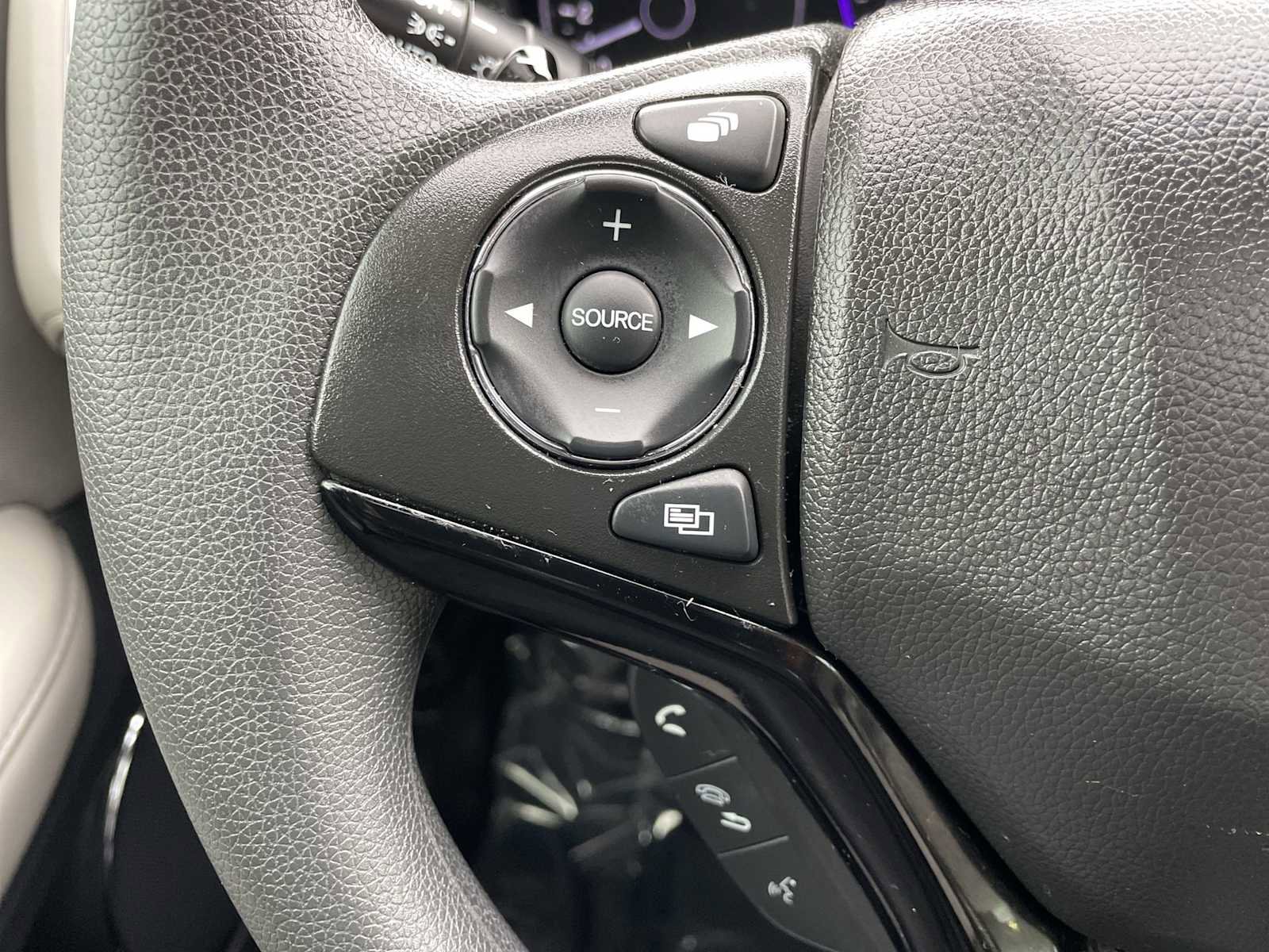 Used 2018 Honda HR-V EX image 15