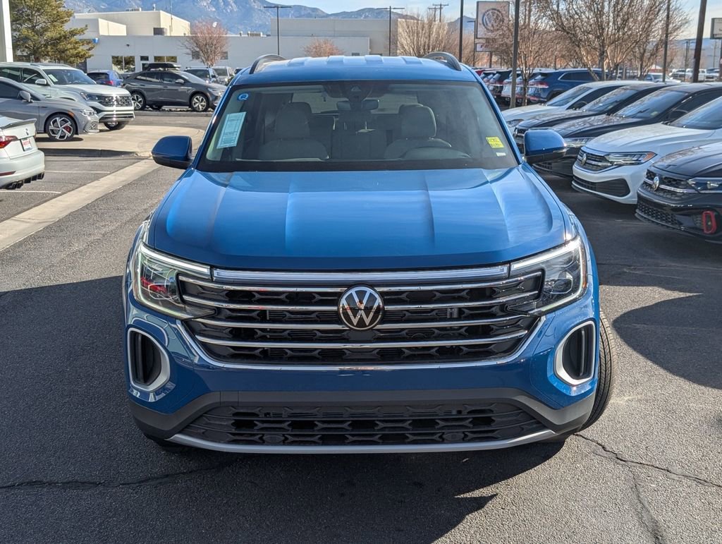 Used 2025 Volkswagen Atlas SE image 3