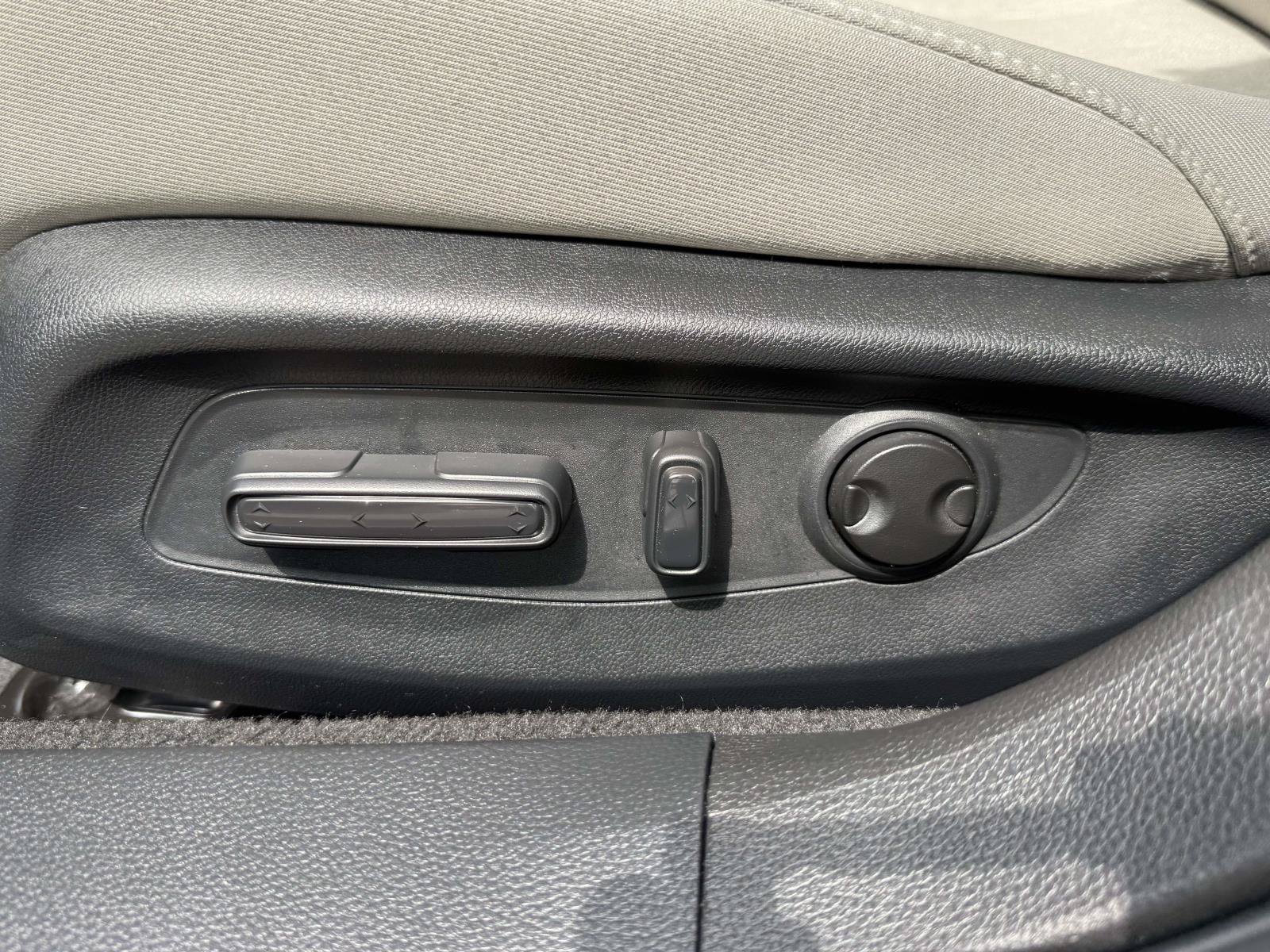 Certified 2025 Honda Accord SE image 18