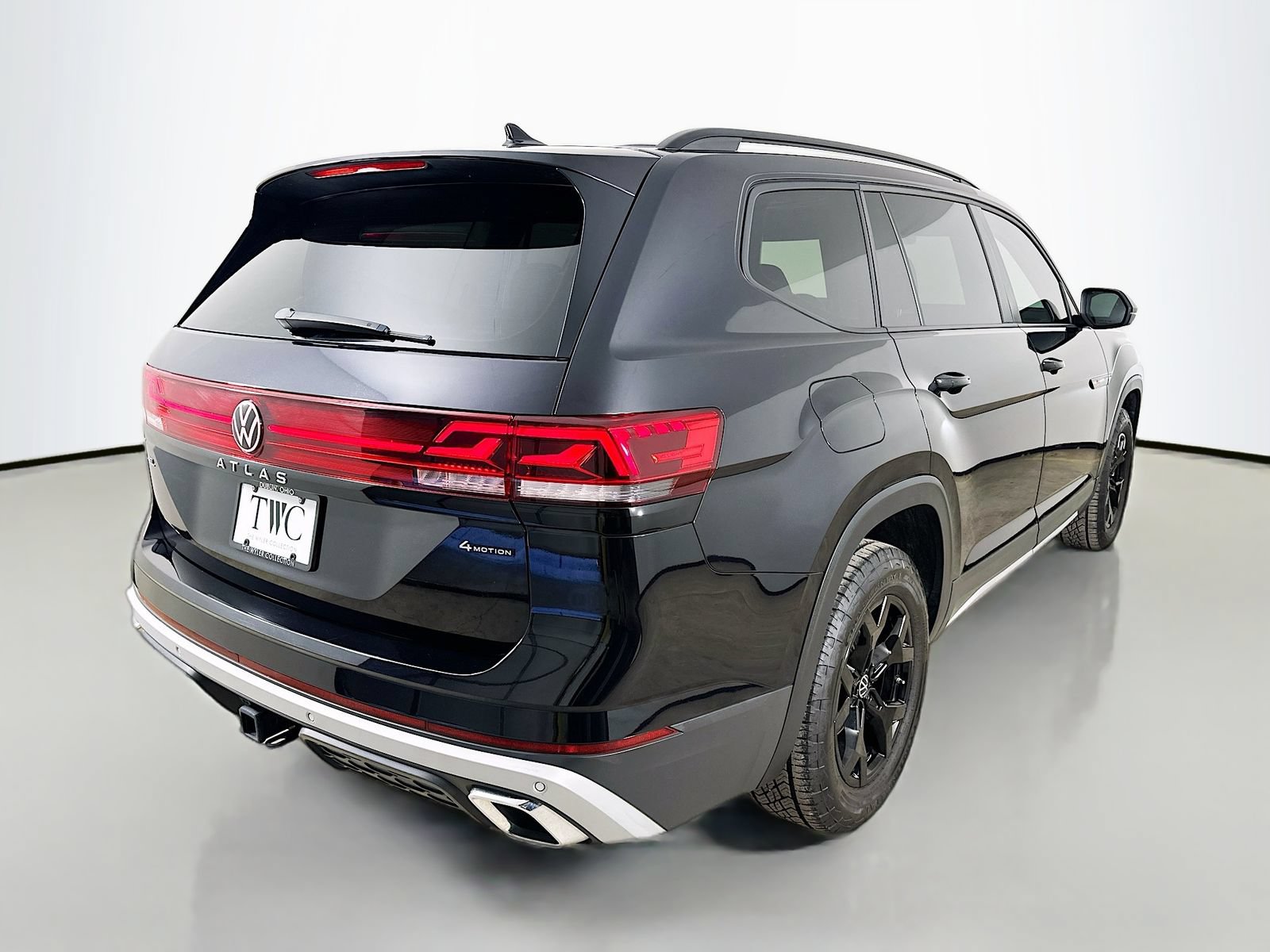 Certified 2024 Volkswagen Atlas Peak Edition SEL AWD/4WD image 5