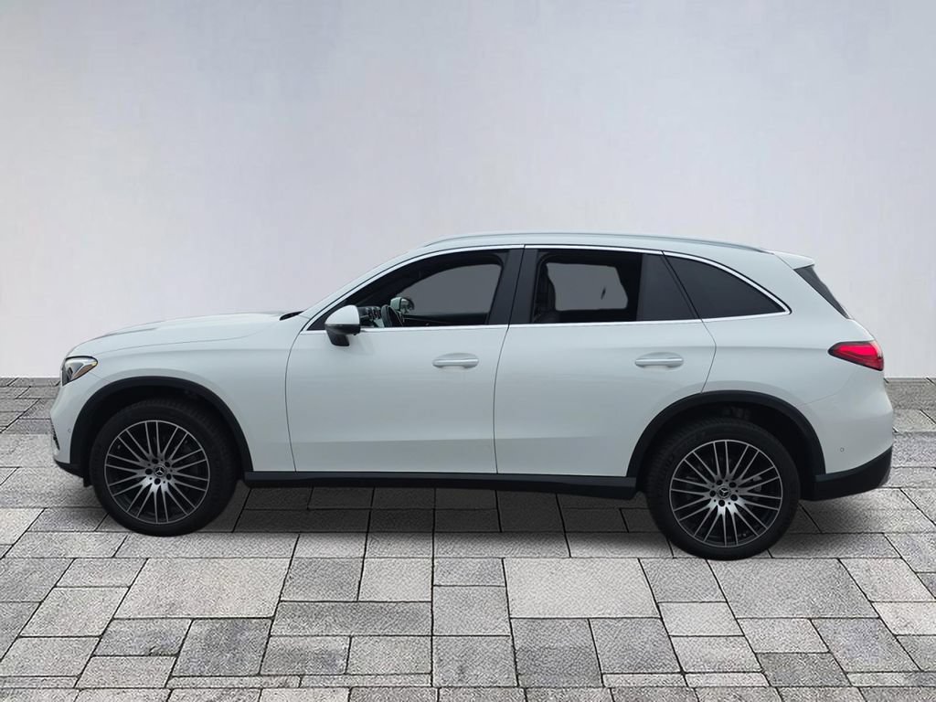 Certified 2025 Mercedes-Benz GLC 300 image 4