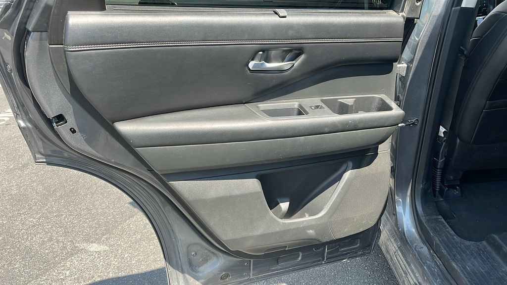 Used 2023 Nissan Pathfinder Platinum AWD/4WD image 20