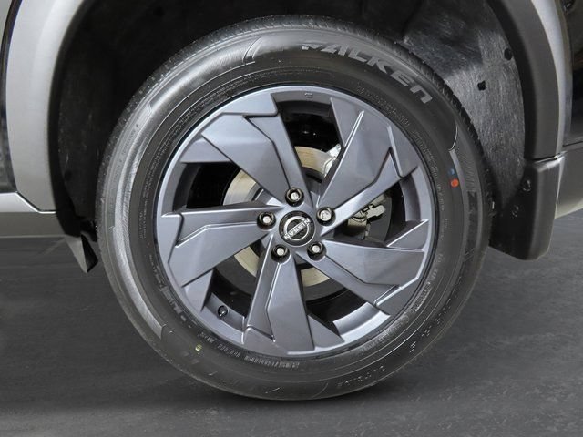 New 2026 Nissan Rogue SV FWD image 10