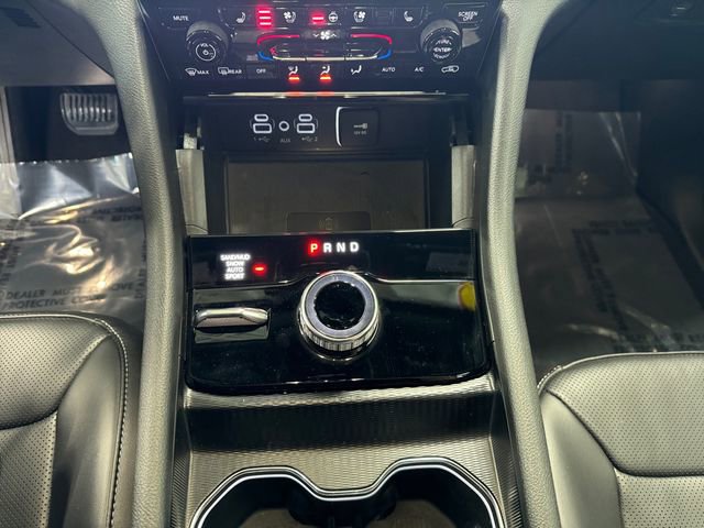 Used 2024 Jeep Grand Cherokee Limited w/ Luxury Tech Group II image 22