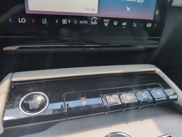 Used 2025 Lincoln Navigator L Reserve image 16