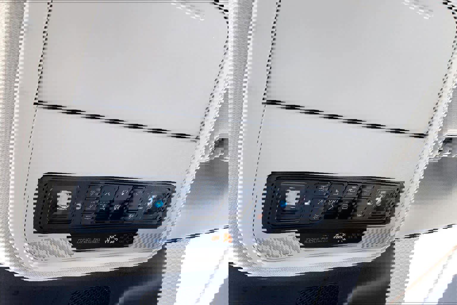 Used 2025 Ford Expedition Platinum image 34