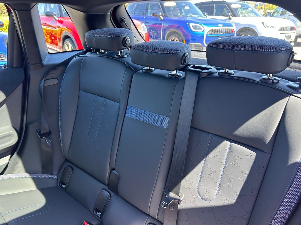 Used 2025 MINI Cooper S FWD image 31