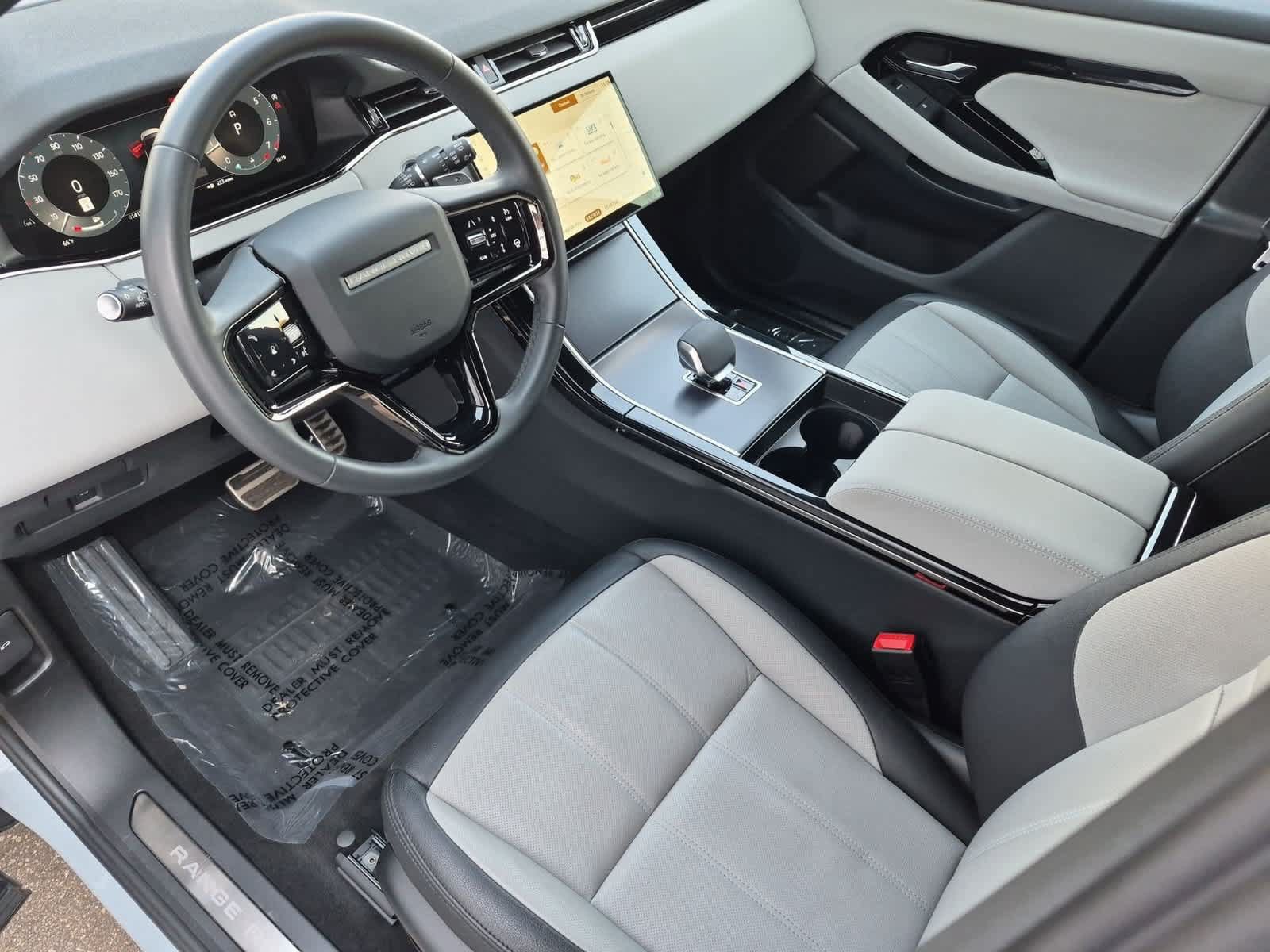 Certified 2026 Land Rover Range Rover Evoque Dynamic SE AWD/4WD image 2