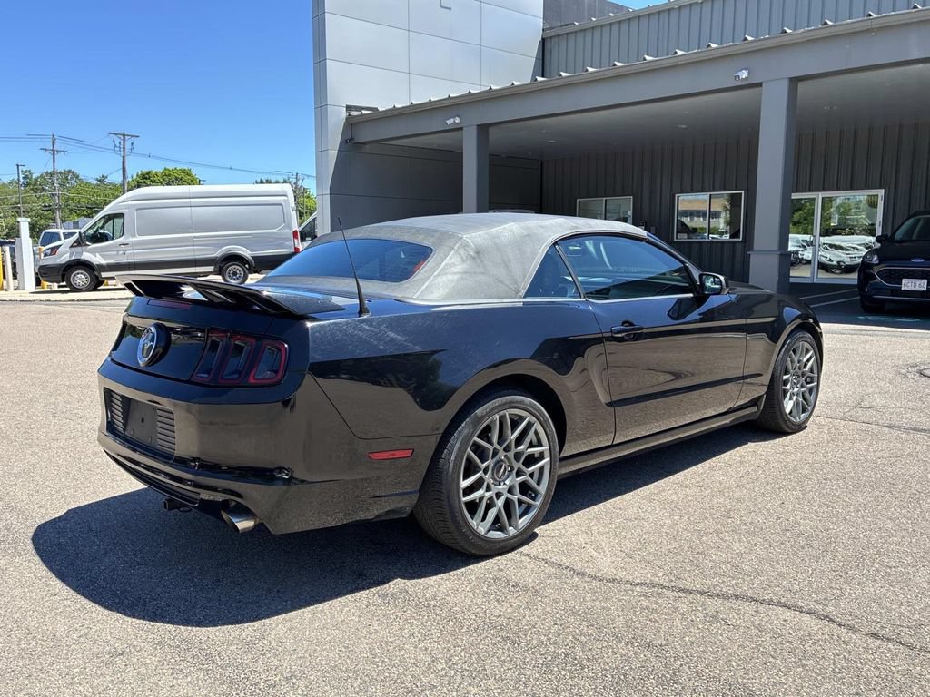 Used 2013 Ford Mustang Premium RWD image 21