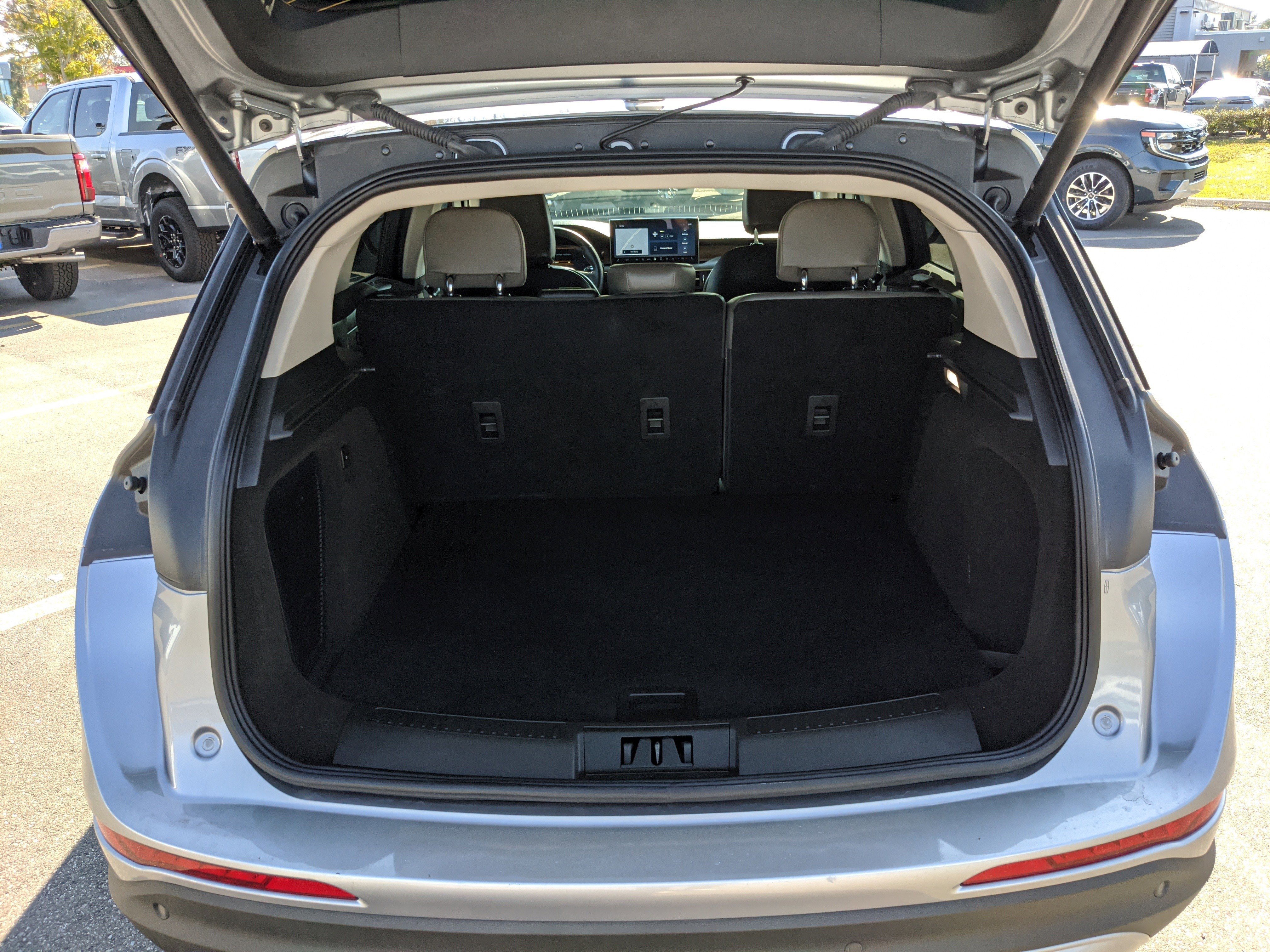 Used 2024 Lincoln Corsair Reserve image 13