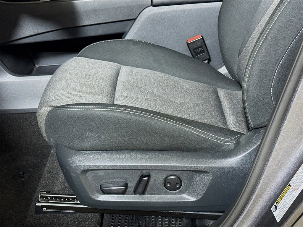 Used 2024 Nissan Rogue SV image 16