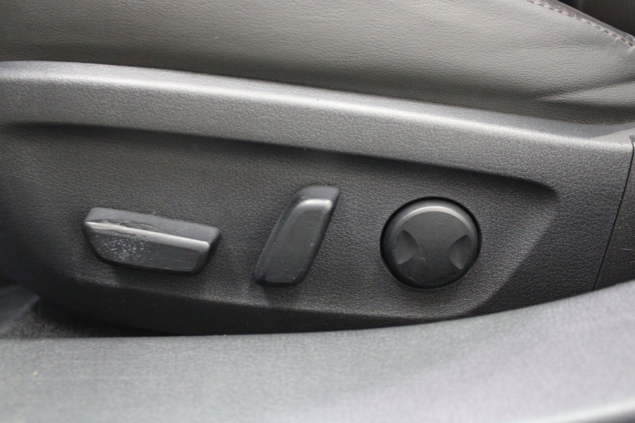 Used 2019 MAZDA MAZDA3 Sedan w/ Premium Package image 42