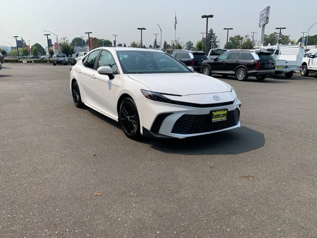 Used 2025 Toyota Camry SE FWD image 7