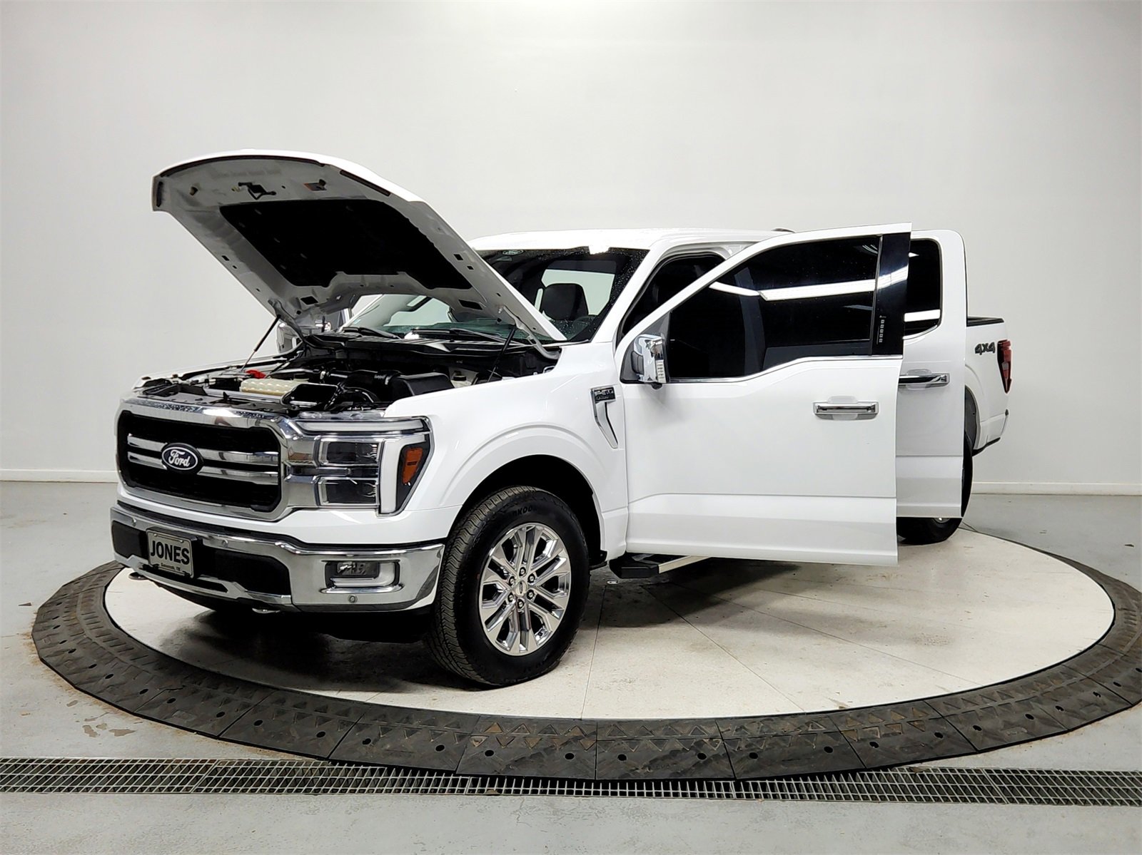 Used 2024 Ford F150 Lariat w/ Tow/Haul Package image 11
