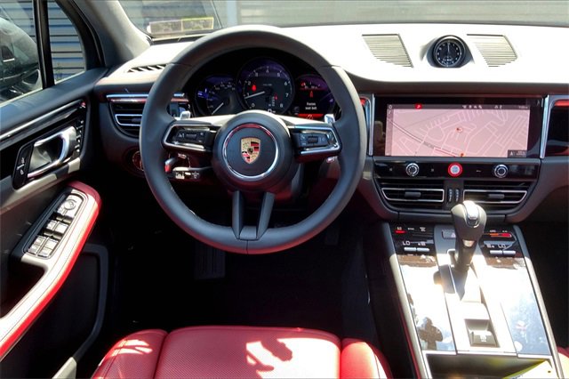New 2026 Porsche Macan image 23