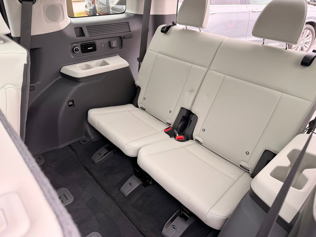 Used 2024 Hyundai Santa Fe Calligraphy image 39