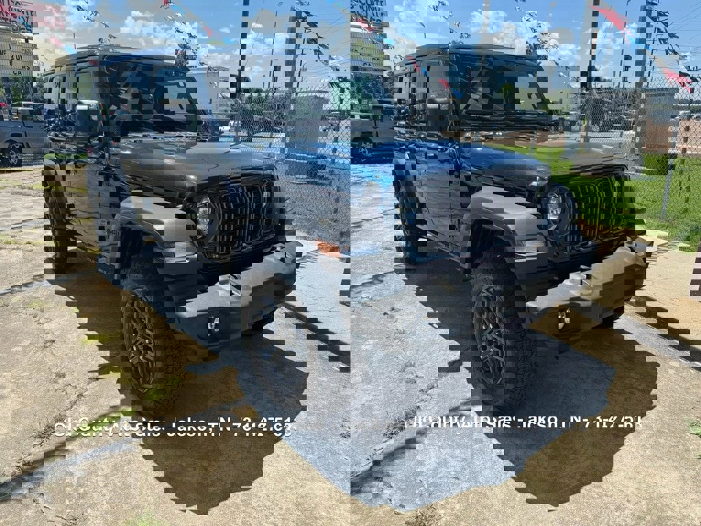 Used 2025 Jeep Wrangler Sport image 5