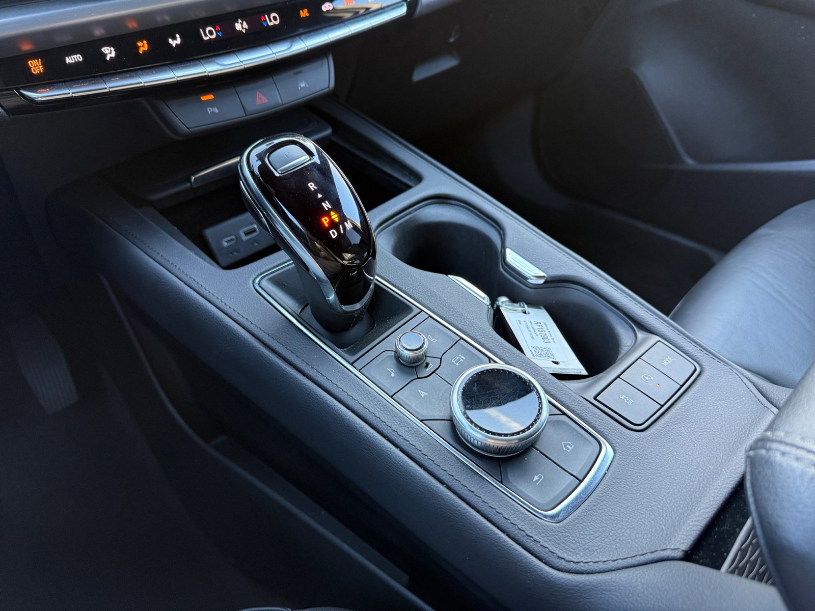 Used 2024 Cadillac XT4 Premium Luxury image 16