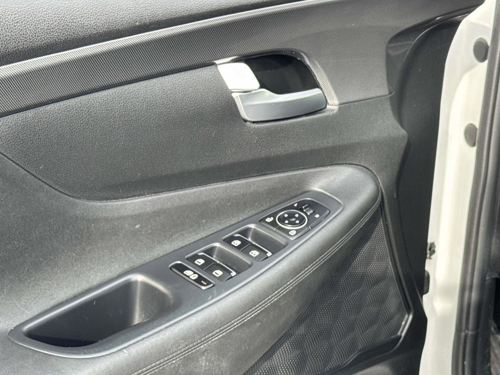 Used 2023 Hyundai Santa Fe SEL image 18