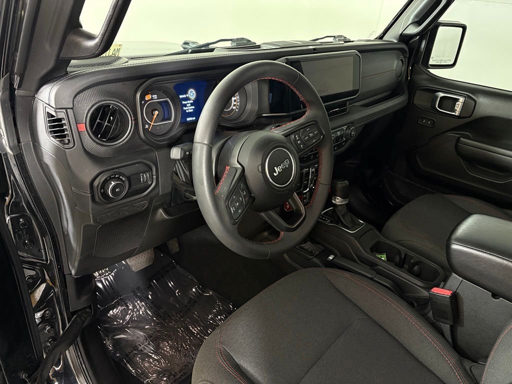 Used 2024 Jeep Wrangler Unlimited Rubicon w/ Technology Group AWD/4WD image 15