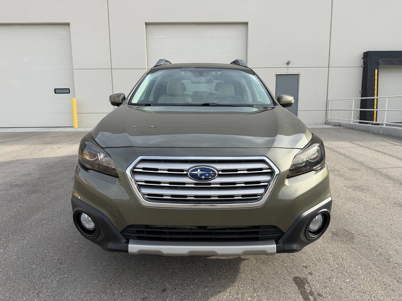 Used 2017 Subaru Outback 3.6R Limited AWD/4WD image 3