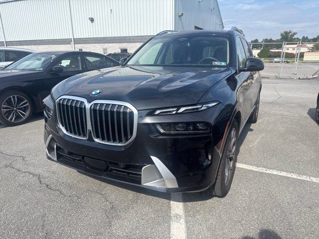 Used 2026 BMW X7 xDrive40i w/ Premium Package AWD/4WD image 4