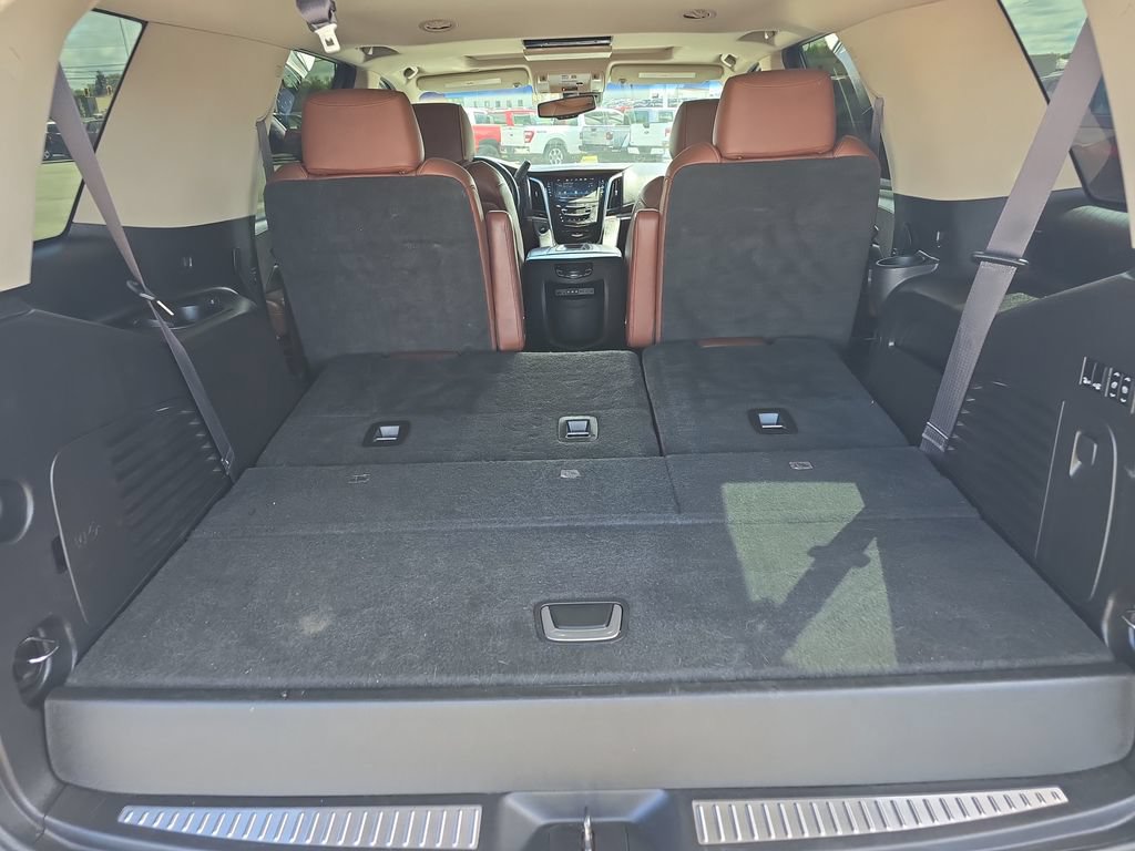Used 2016 Cadillac Escalade Luxury AWD/4WD image 13