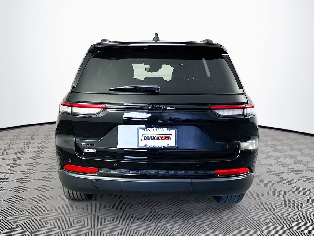 Certified 2023 Jeep Grand Cherokee Altitude AWD/4WD image 10
