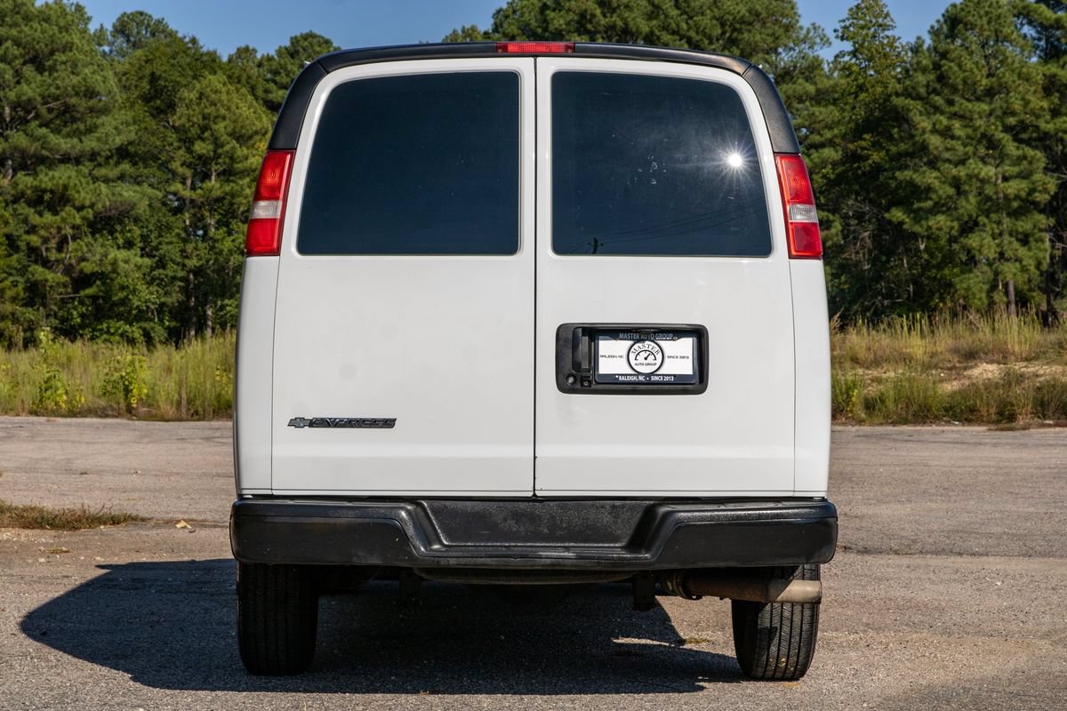 Used 2018 Chevrolet Express 2500 RWD image 7