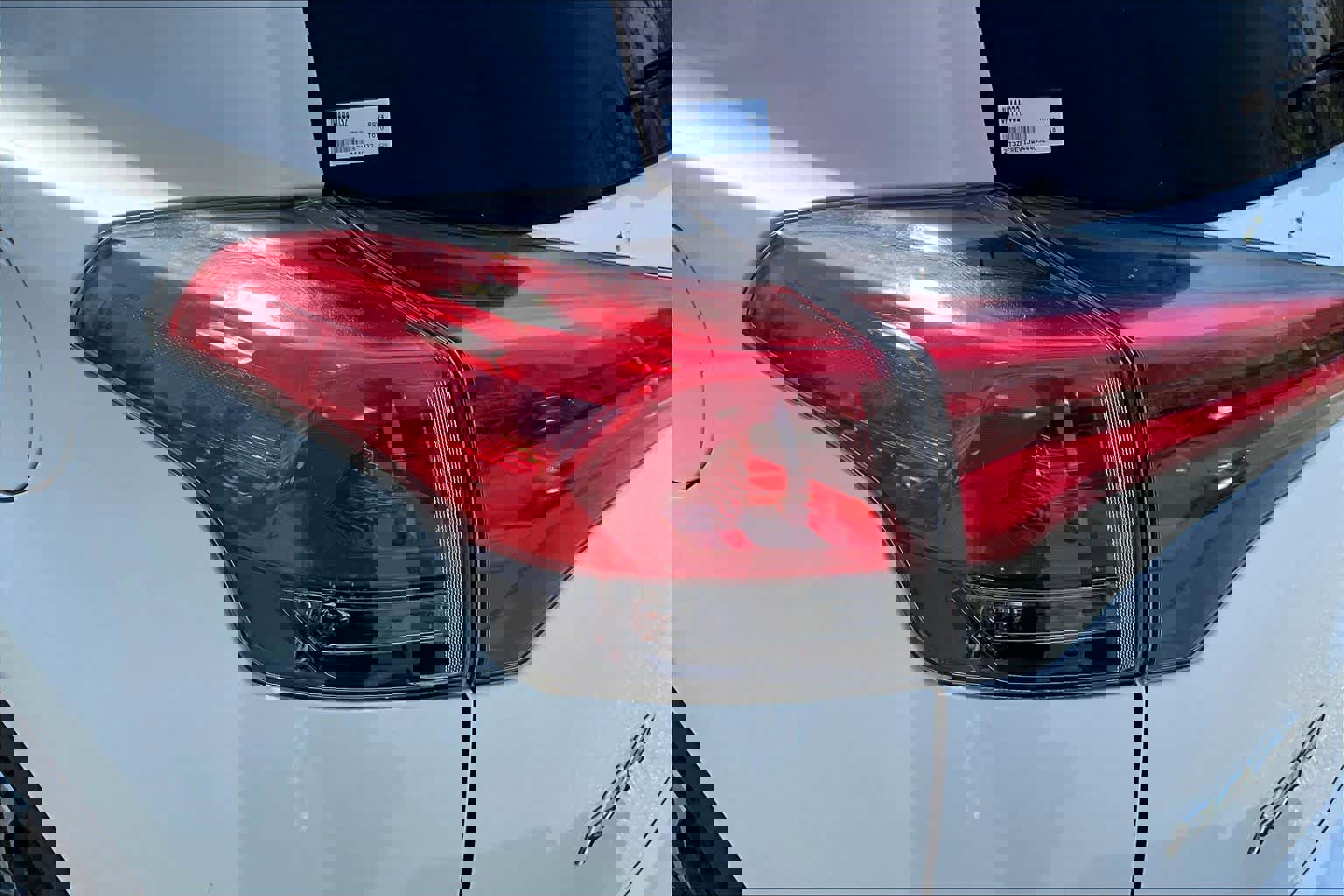 Used 2018 Toyota RAV4 LE image 28