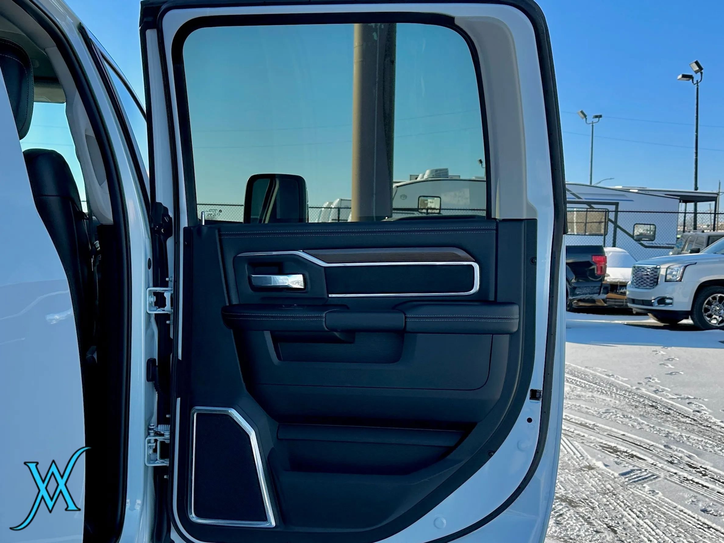 Used 2024 RAM 2500 Laramie AWD/4WD image 28