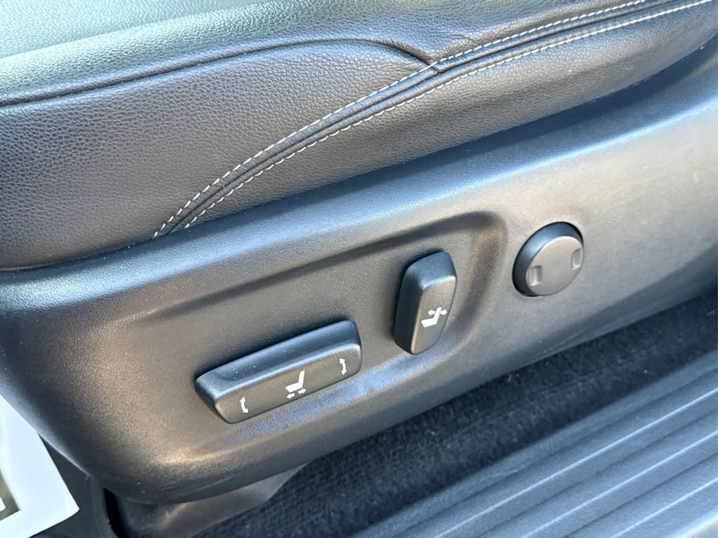 Used 2019 Toyota 4Runner Limited image 32