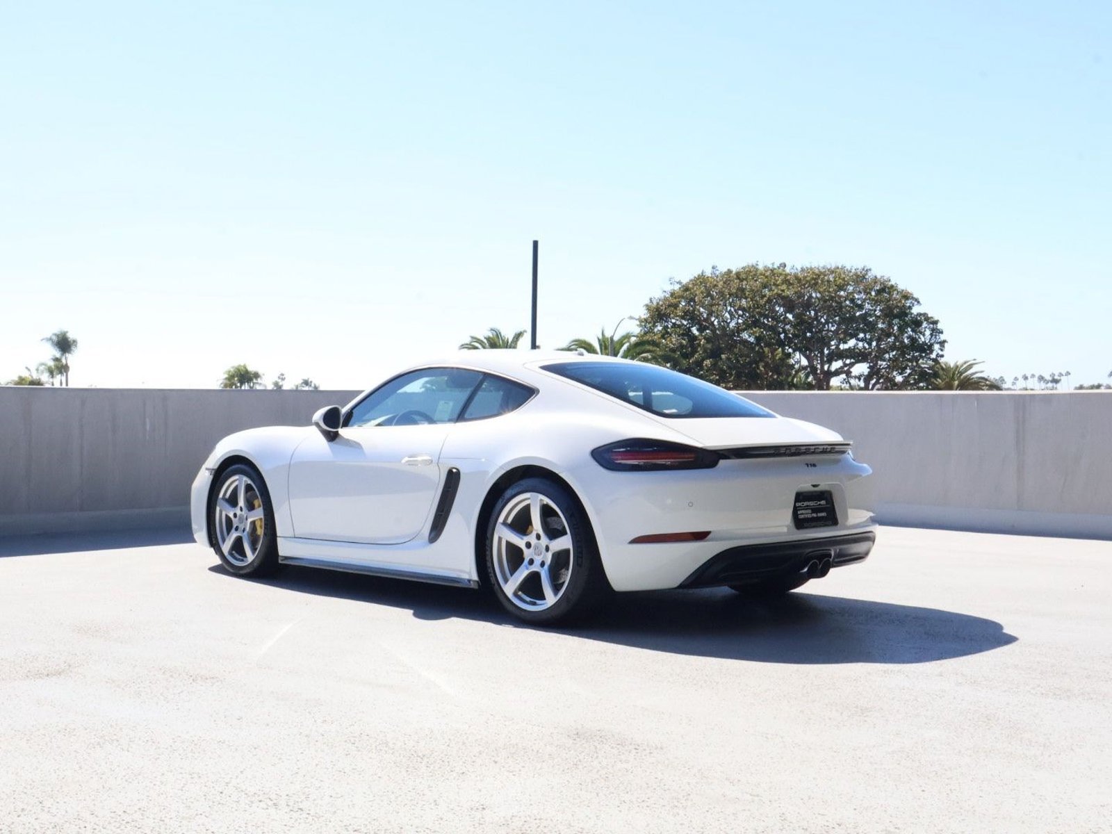 Certified 2018 Porsche 718 Cayman RWD image 3