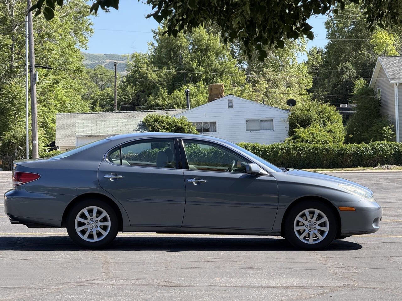 Used 2005 Lexus ES 330 FWD image 4