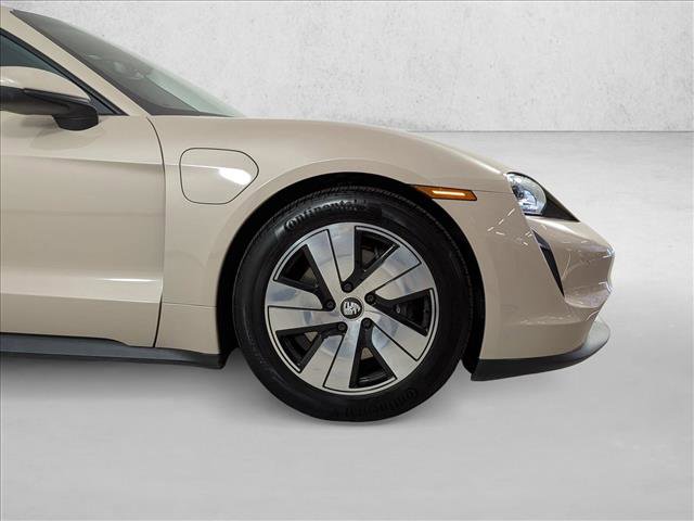Used 2022 Porsche Taycan image 11