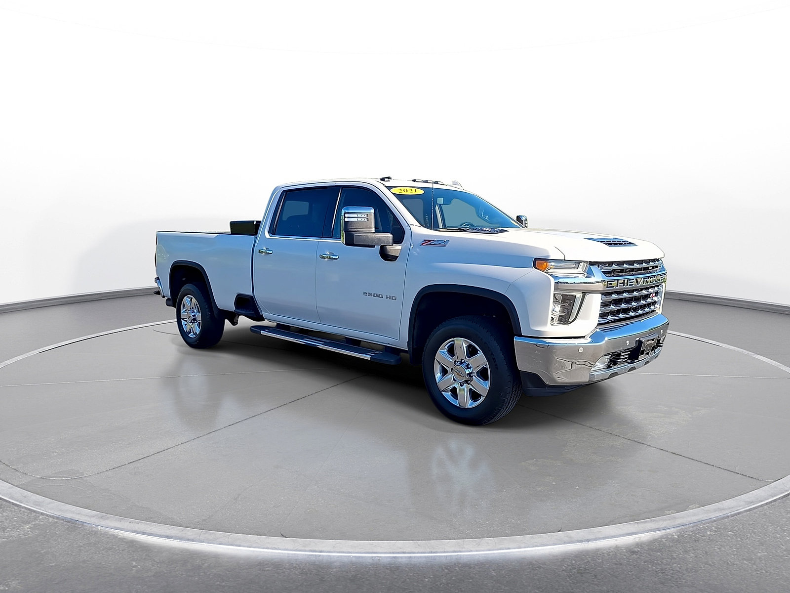 Used 2021 Chevrolet Silverado 3500 LTZ w/ LTZ Plus Package AWD/4WD image 2