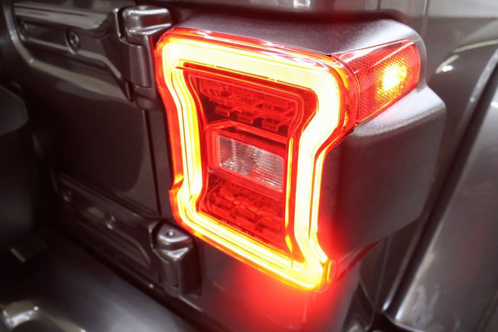 Used 2021 Jeep Wrangler Unlimited Sahara image 31