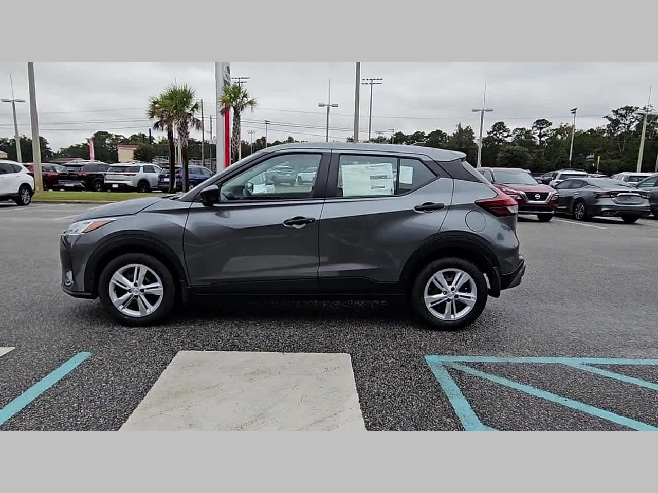 New 2025 Nissan Kicks Play S image 26