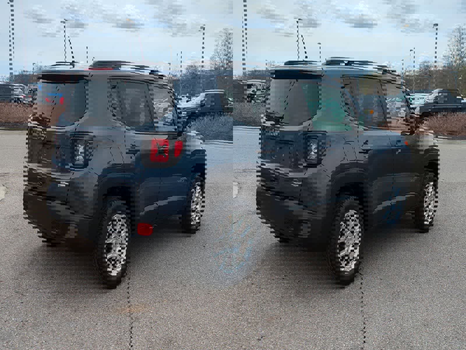 Used 2020 Jeep Renegade Latitude w/ Cold Weather Group AWD/4WD image 8